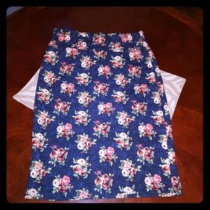 Lularoe🥀 pencil 🌹skirt size Medium ⚘